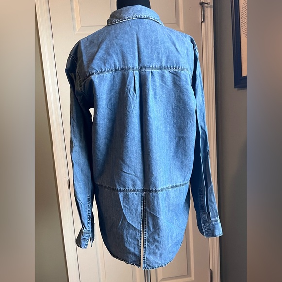 Athleta Chambray Shirt - Picture 4 of 12